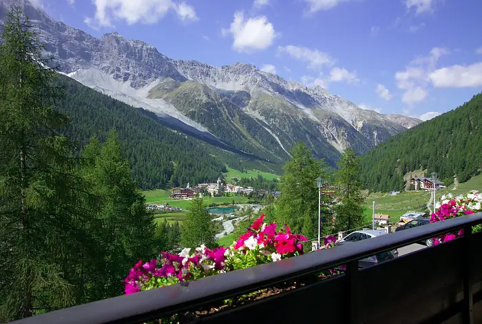 Blick vom Balkon des Hotels Zebru auf Sulden am Ortler